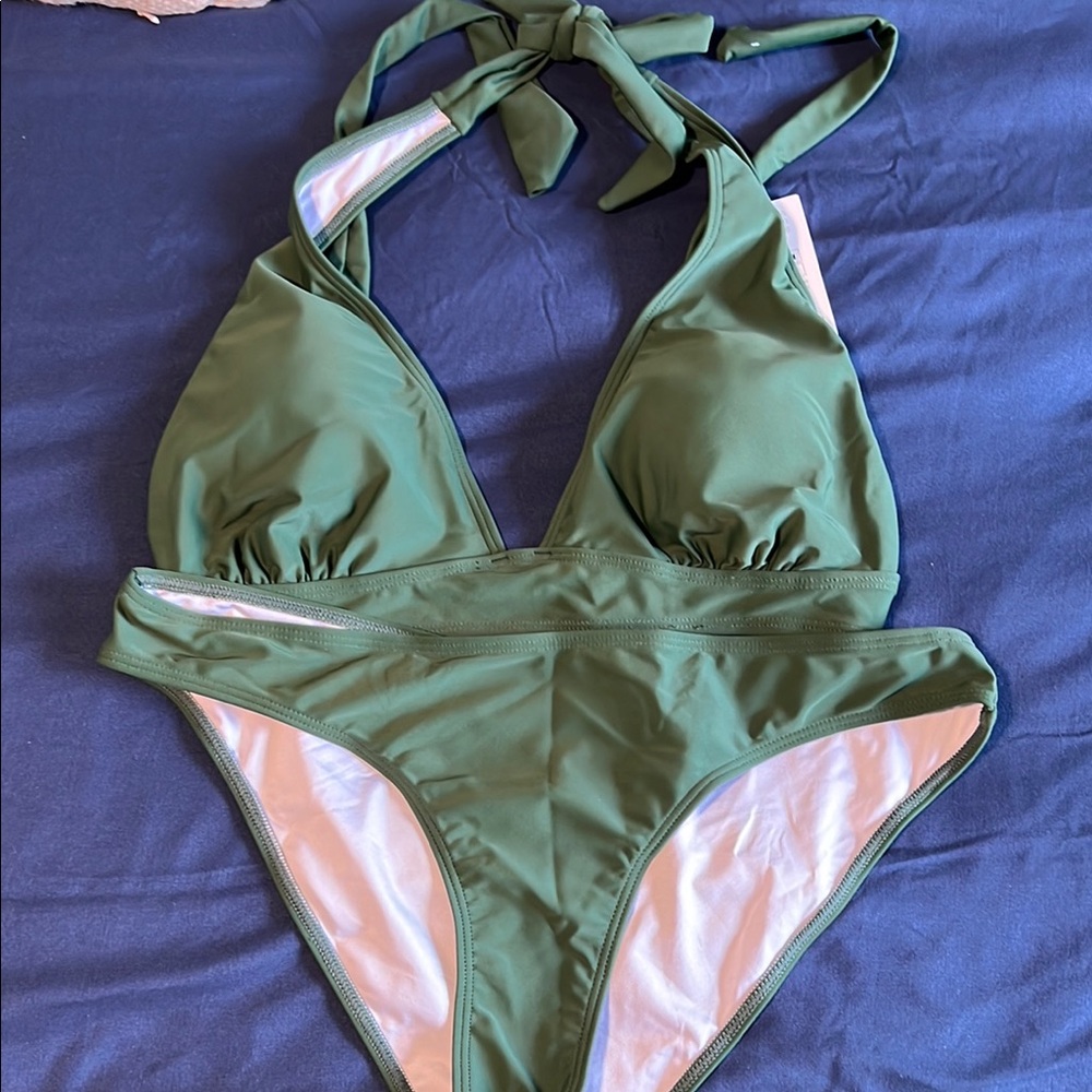 Cupshe 3pc Green Bikini Set w/sarong